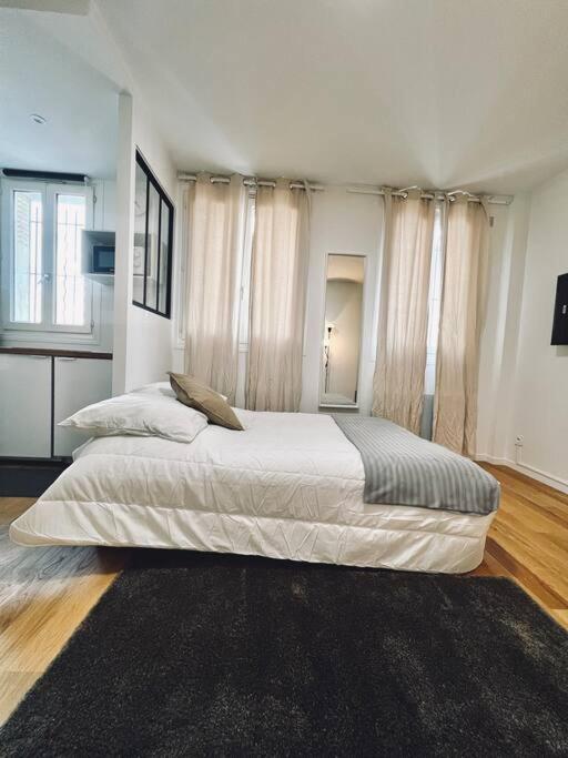 Apartamento Tres Beau Studio Refait A Neuf 2 Saint-Ouen  Exterior foto