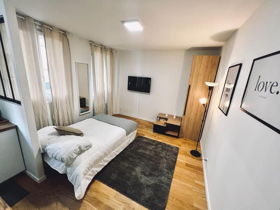 Apartamento Tres Beau Studio Refait A Neuf 2 Saint-Ouen  Exterior foto